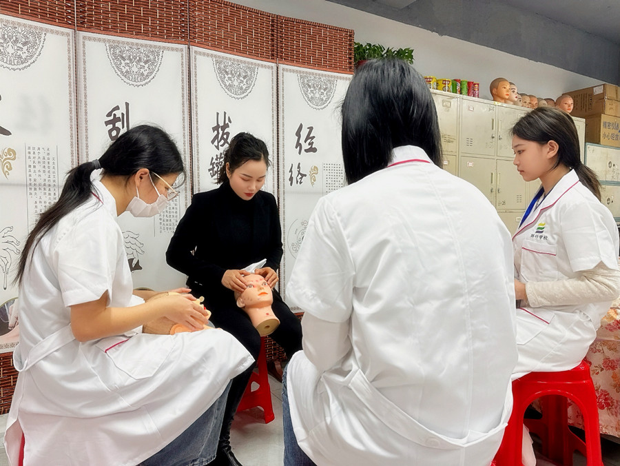 美容新手要掌握哪些知識？南寧美容面部護(hù)膚培訓(xùn)