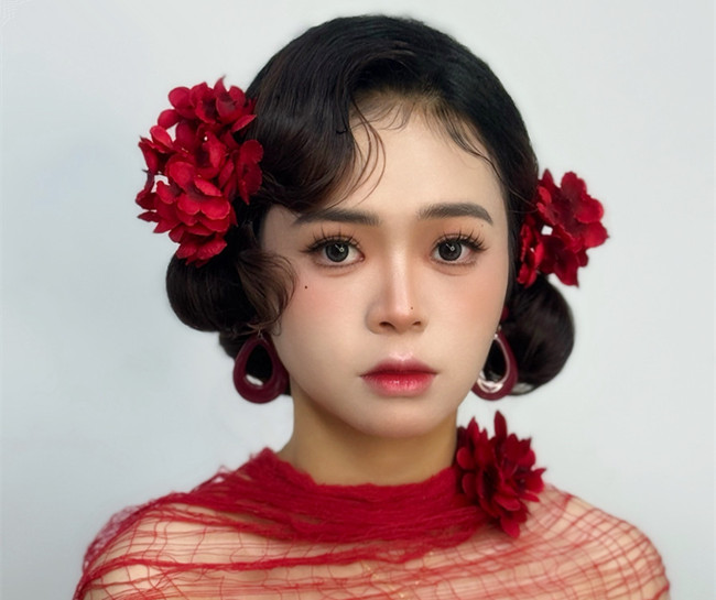 廣西化妝師：復古朵拉造型