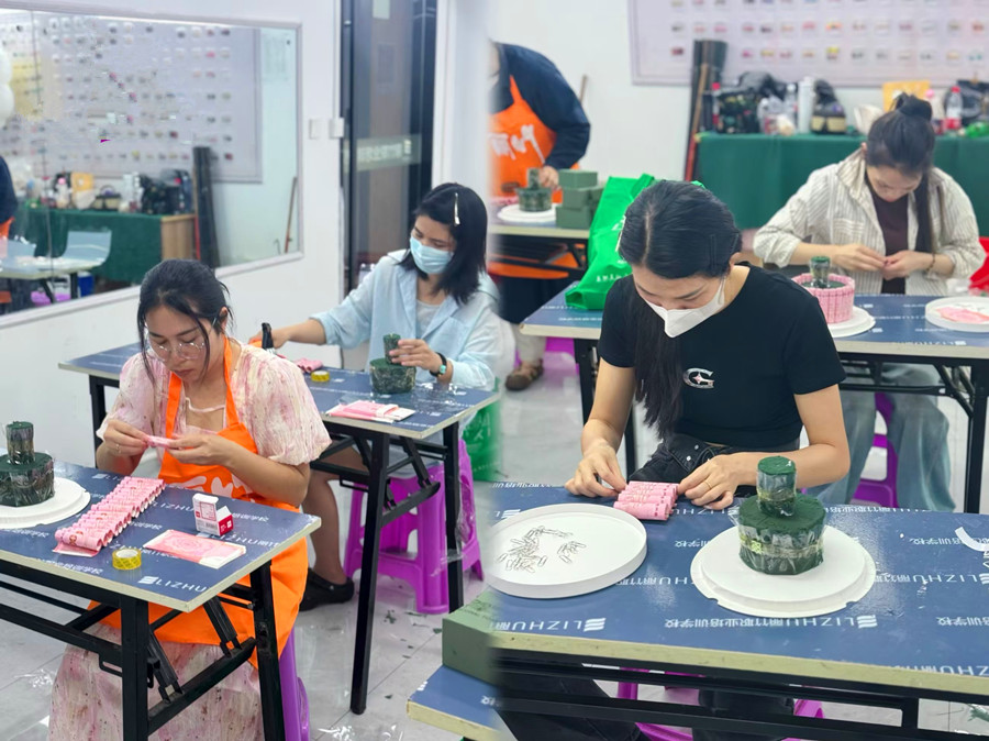 蛋糕花盒教程 | 南寧學(xué)花藝哪里時尚