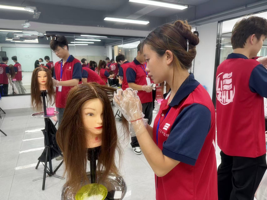 刷染膏的重點，學(xué)燙發(fā)零基礎(chǔ)