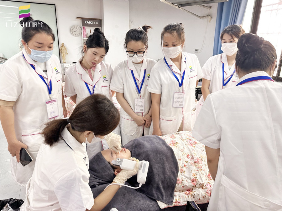 南寧護(hù)膚美容：輕療膚是什么？