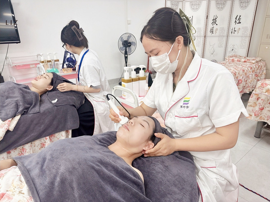 為什么要學(xué)會使用美容儀？廣西皮膚管理教學(xué)