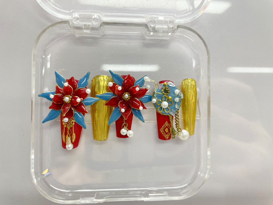 中式婚禮美甲| 推薦初高中畢業(yè)女生學的技術