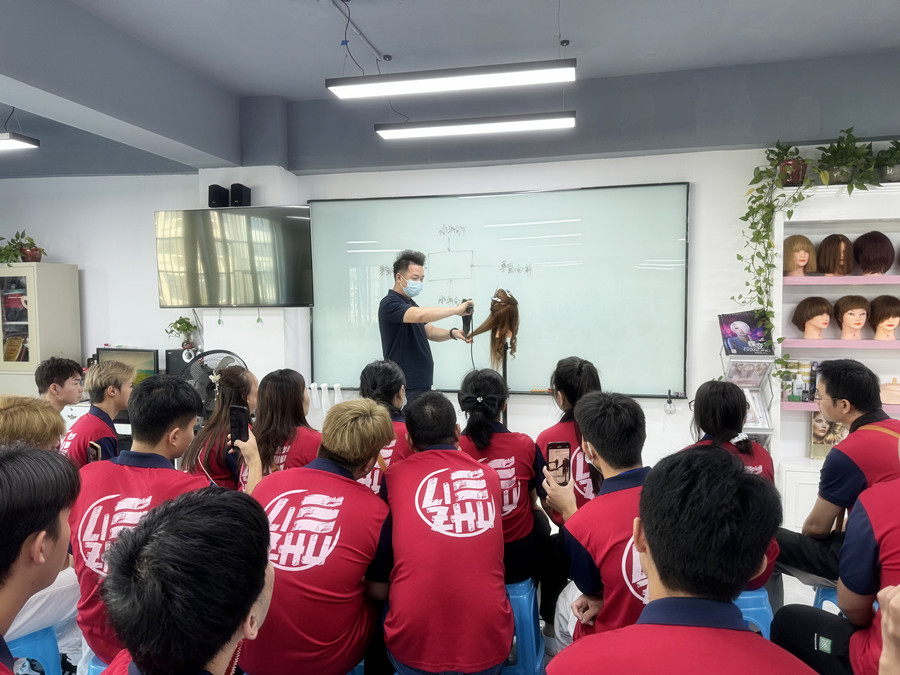 如何正確吹發(fā)護發(fā)，南寧美發(fā)養(yǎng)發(fā)技巧