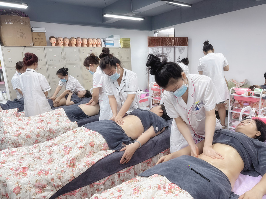 揉腹部有什么用？南寧健康管理培訓