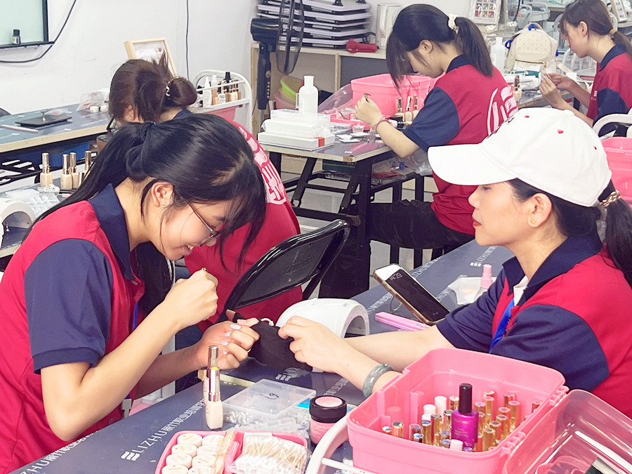 直擊廣西學美甲0基礎課堂花絮