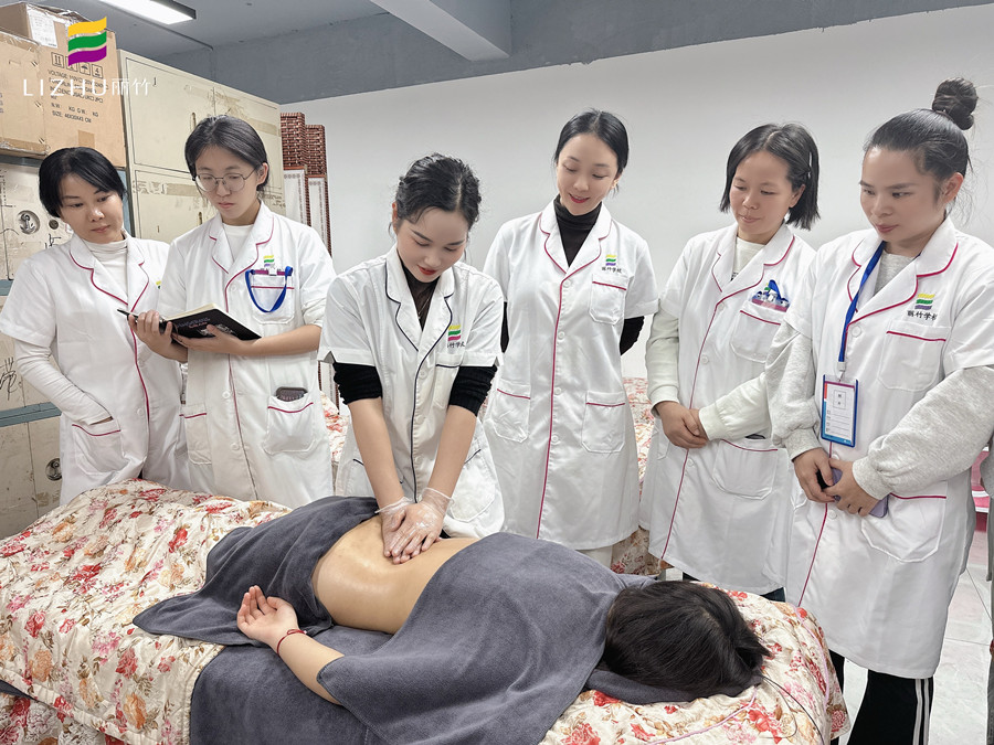 腹部管理，南寧美容健康管理學(xué)校分享