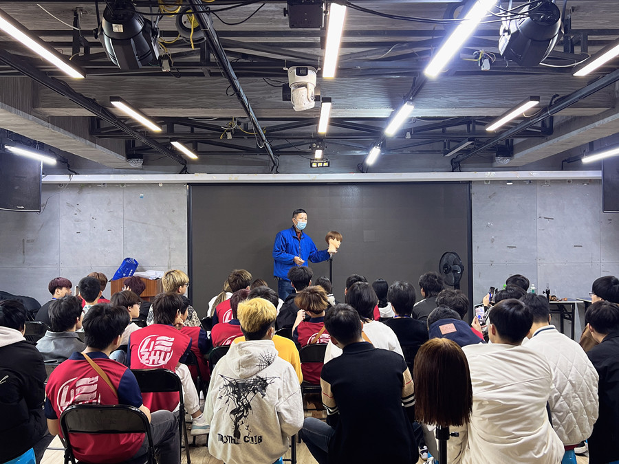 男士發(fā)型手法示范課堂，南寧剪發(fā)學(xué)習(xí)